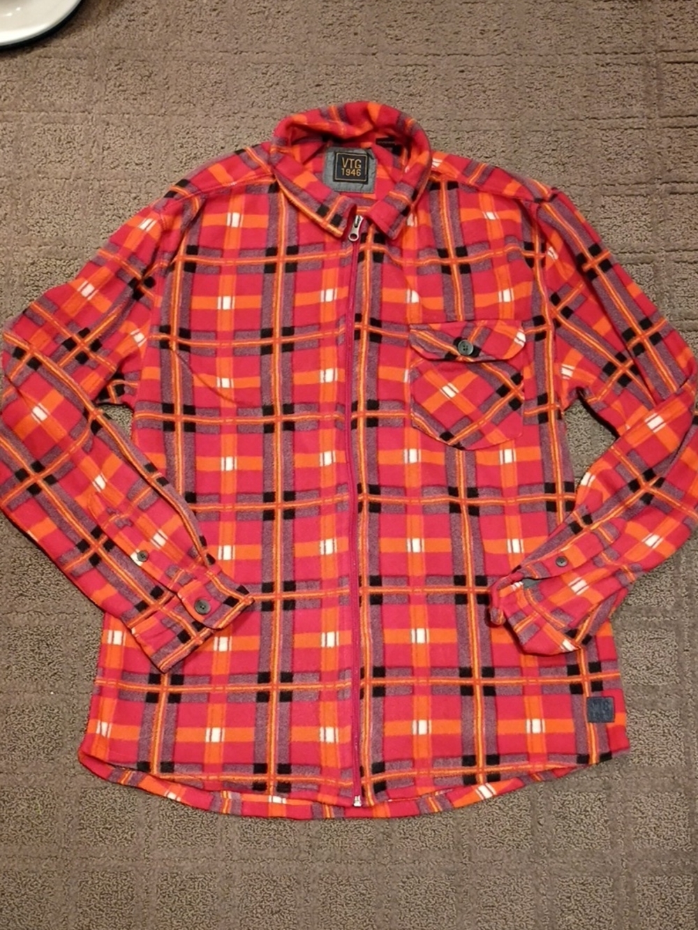 Men’s Red Plaid Zip-Front Casual Shirt